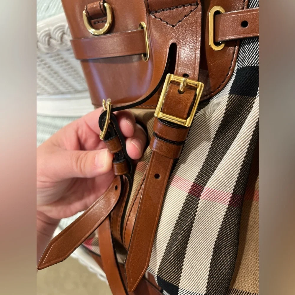 Burberry Bridle Whipstitch Convertible Tote House Check Canvas Medium - Picture 6 of 13